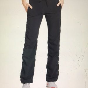 Underarmour semi fitted storm pants black